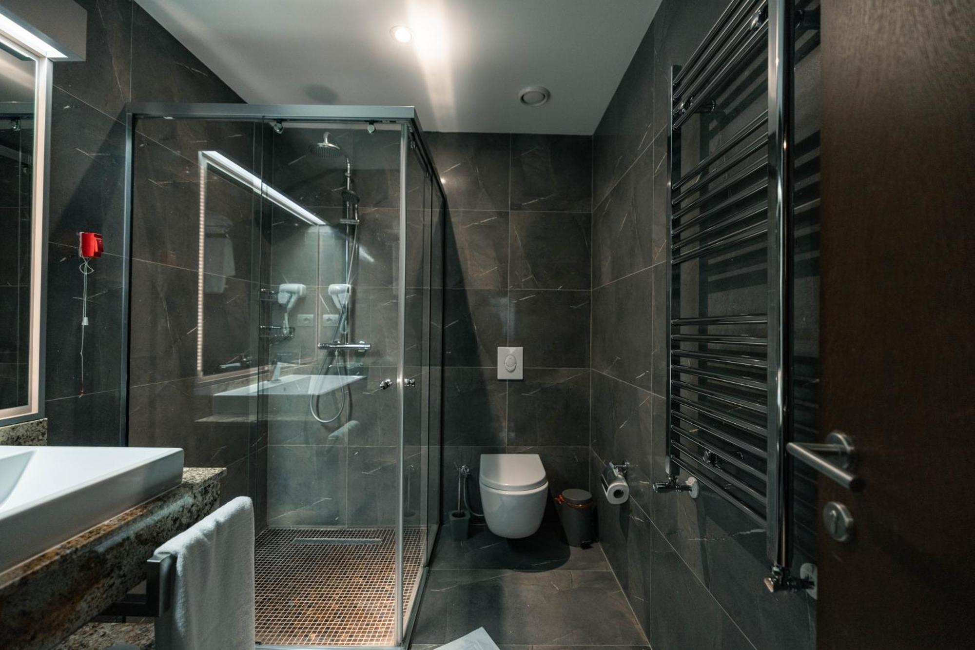 Hotel Prishtina Pristina Exteriör bild
