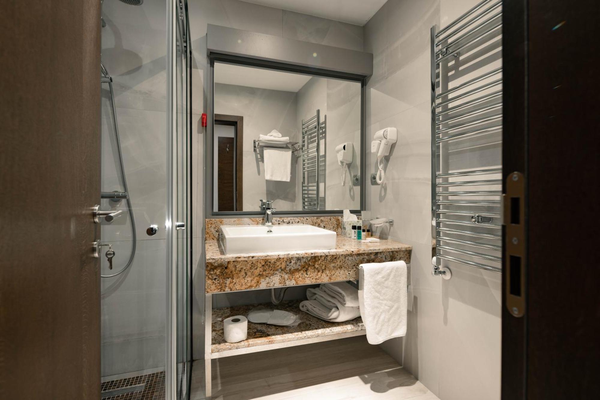 Hotel Prishtina Pristina Exteriör bild