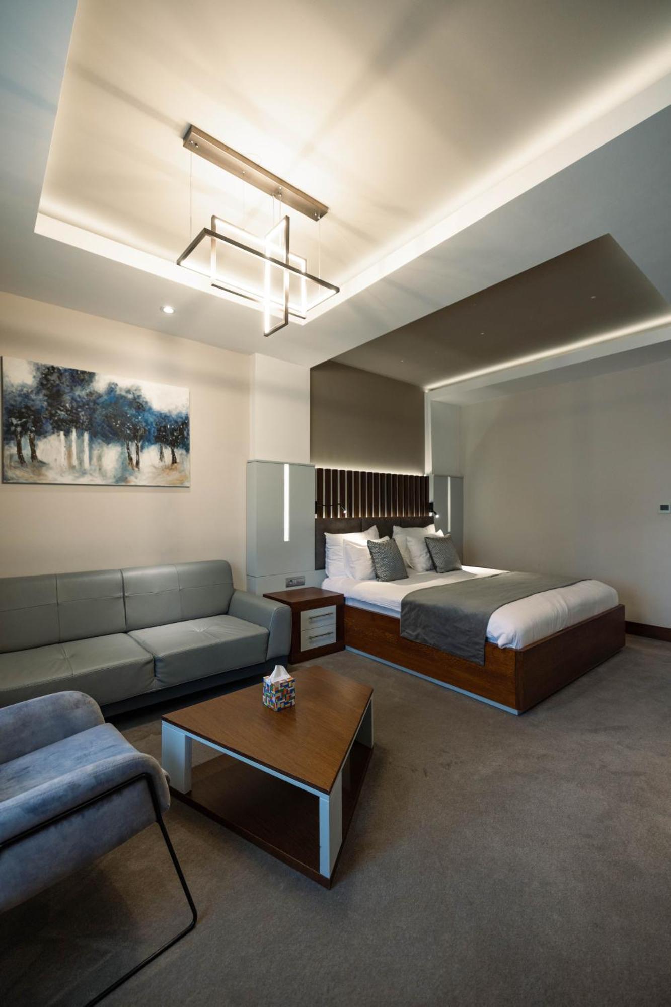 Hotel Prishtina Pristina Exteriör bild